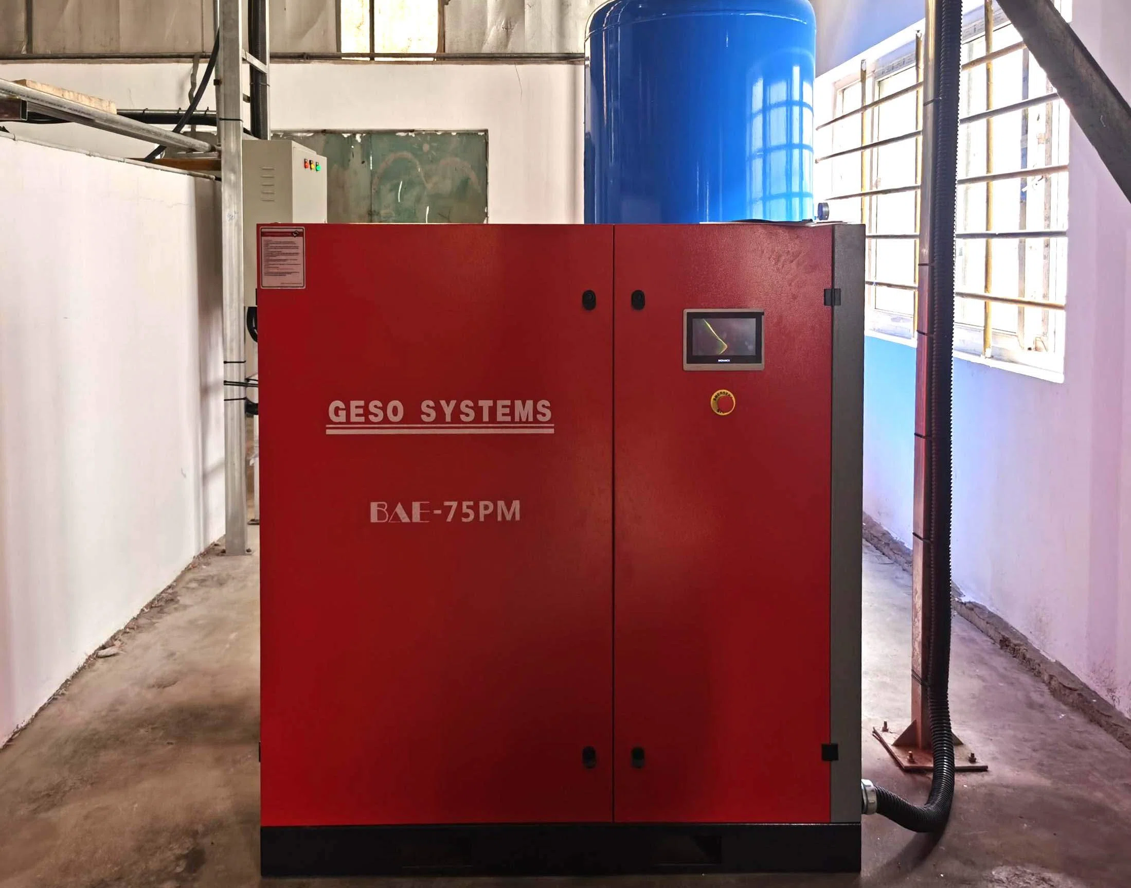 இரசாயன மற்றும் பூச்சுகள் உற்பத்திக்கான 75kW திருகு அமுக்கி தீர்வு